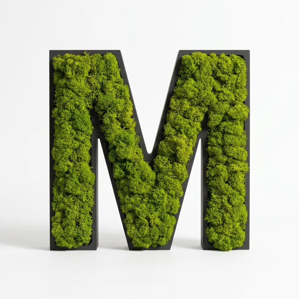 Moos-Buchstabe M